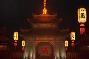 光年之外的信封面，观测舱内的星图投影与手写便笺